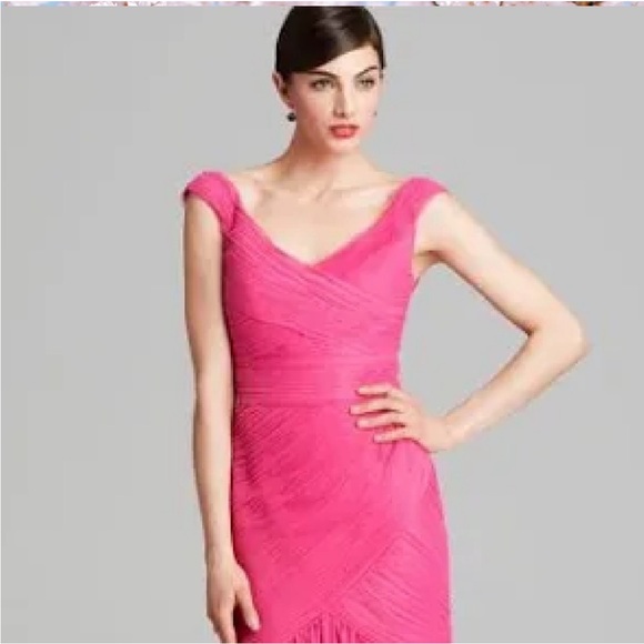 Monique Lhuillier Barbiecore Pink Tulle Double V Mermaid Formal Maxi Gown Size 6 - Picture 6 of 13